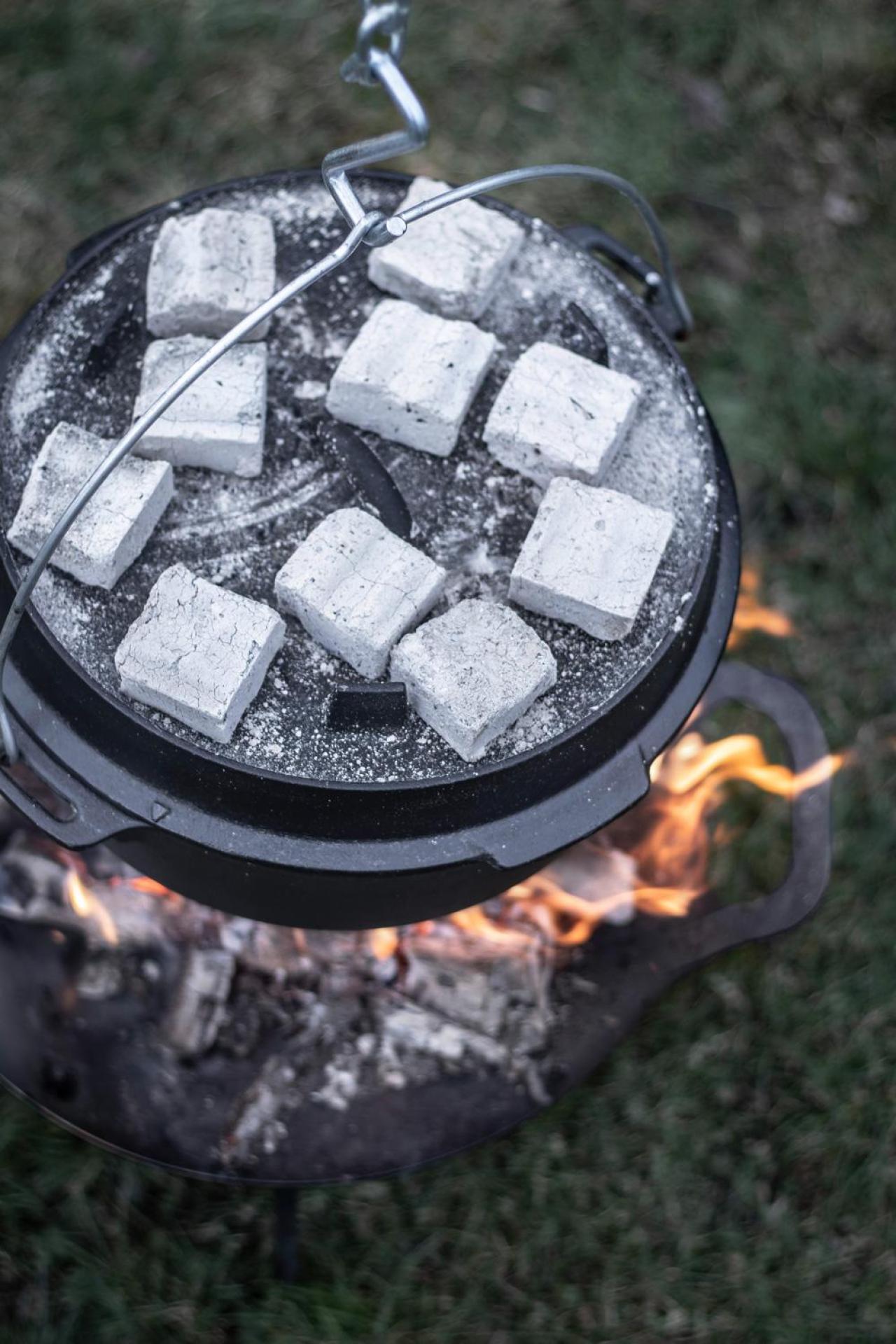 Dutch oven/ Steypujárnspottur